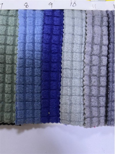 DG-LXF  提花格子搖粒絨  210g/m² 側面照